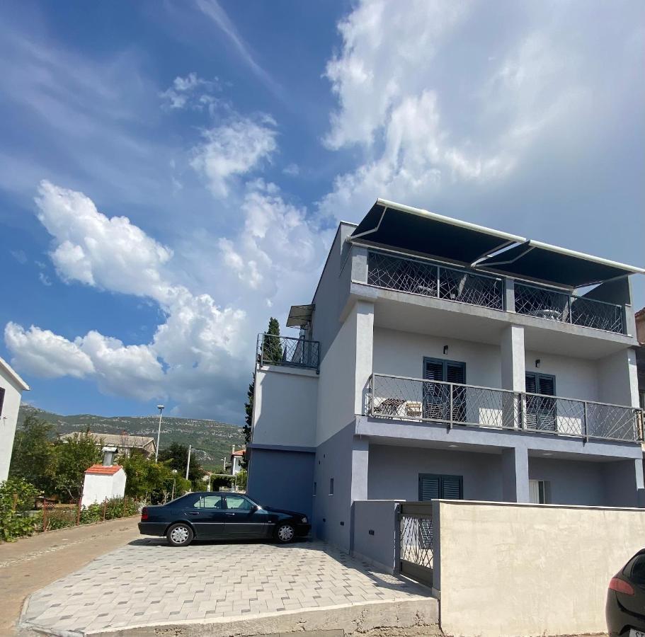 Apartments Ena Kaštela Екстериор снимка