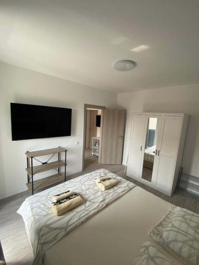 Apartments Ena Kaštela Екстериор снимка