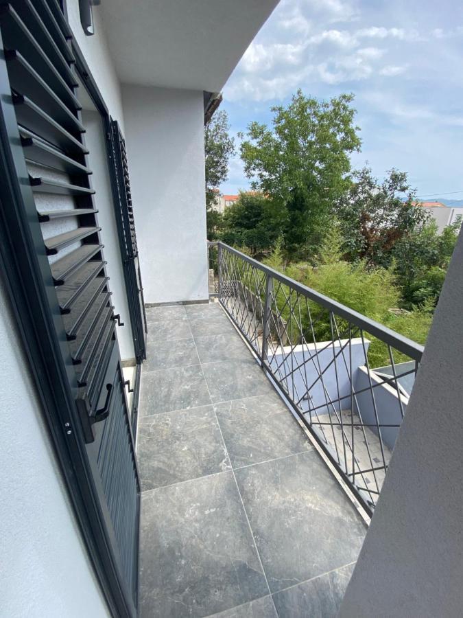 Apartments Ena Kaštela Екстериор снимка