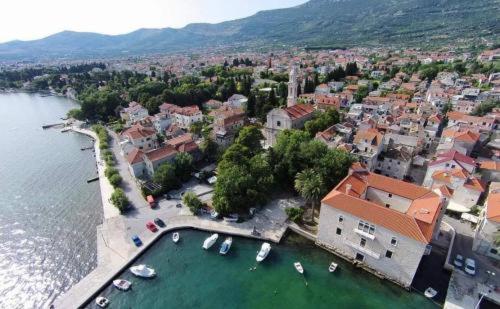 Apartments Ena Kaštela Екстериор снимка